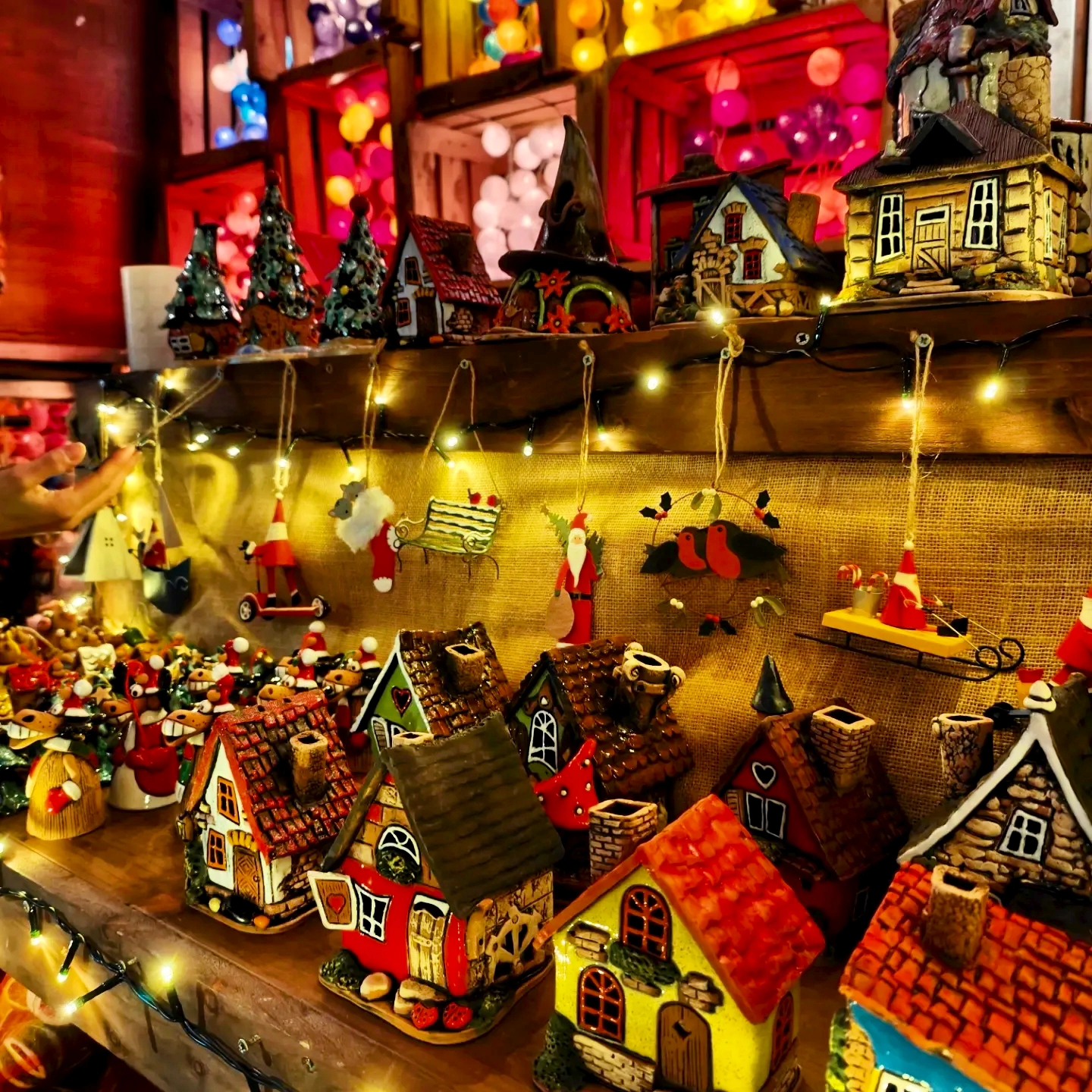 Un cop acabats els mercats de Nadal, pots seguir comprant a la nostra web Kreart.cat!
Productes de Nadal, Ceràmica, Ornaments, Decoració i llums LED. 

#kreart #ornaments #llums #led #penjolls #fet #ma #ceramica #metall #fusta #vidre #mercats #parada #nadal #decoracio #etsy #interior #calid #avets #mercat #fetama #parenoel #mataro #catalunya #handmade #parada #paradeta #santa #penjoll #metall #figura #nadal #2024